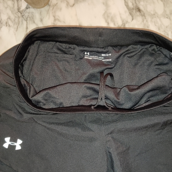 UNDER ARMOUR BLACK WORKOUT SHORTS - Picture 3 of 6